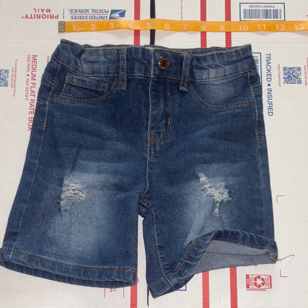 DONATED MARCH 2026
THANKS FOR LOOKING 
LOVE TO CONSIGNMENT SHOPPERS